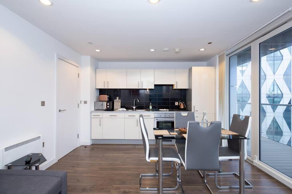 Stylish Mediacity 2Bed, Sleeps 6, Amazing Views 맨체스터 외부 사진