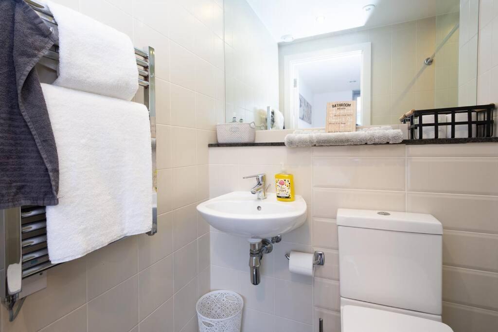 Stylish Mediacity 2Bed, Sleeps 6, Amazing Views 맨체스터 외부 사진